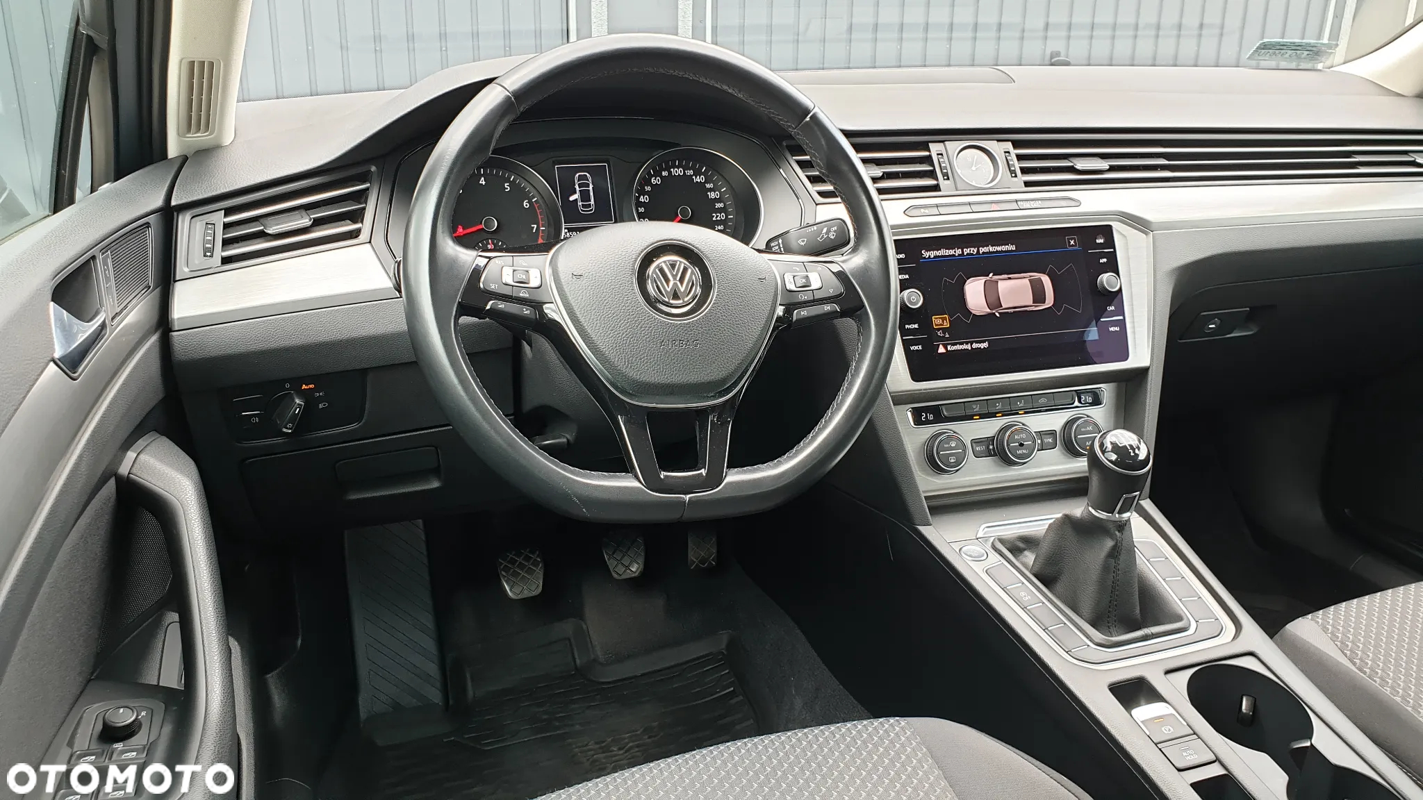 Volkswagen Passat 1.4 TSI BMT Trendline - 12