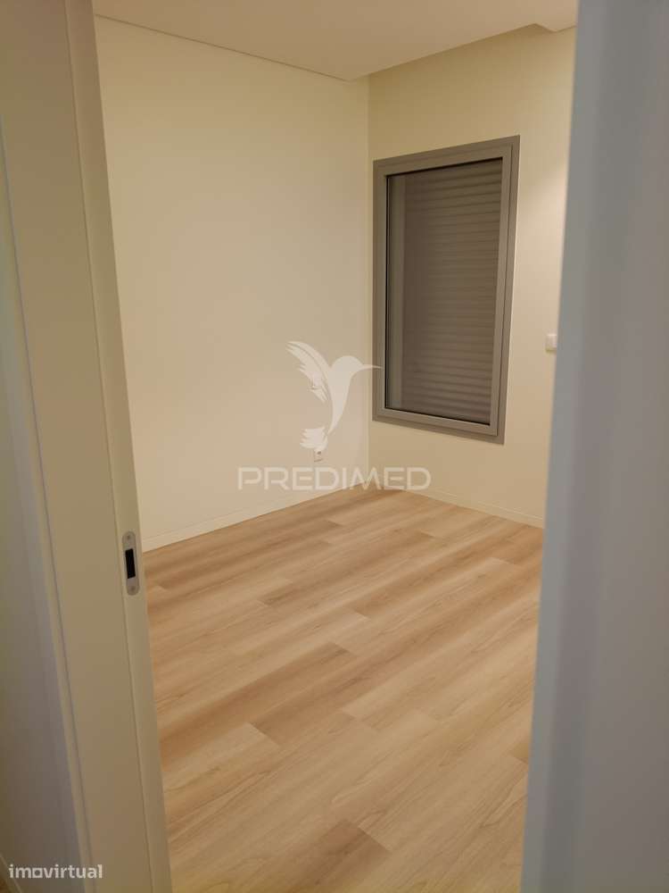 T2 com Garagem – Junto a Serralves e Universidade Católica - Grande imagem: 2/8