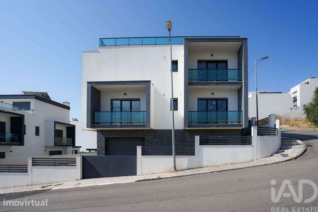 Casa / Villa T5 em Pontinha e Famões de 514,00 m2 - Grande imagem: 3/24