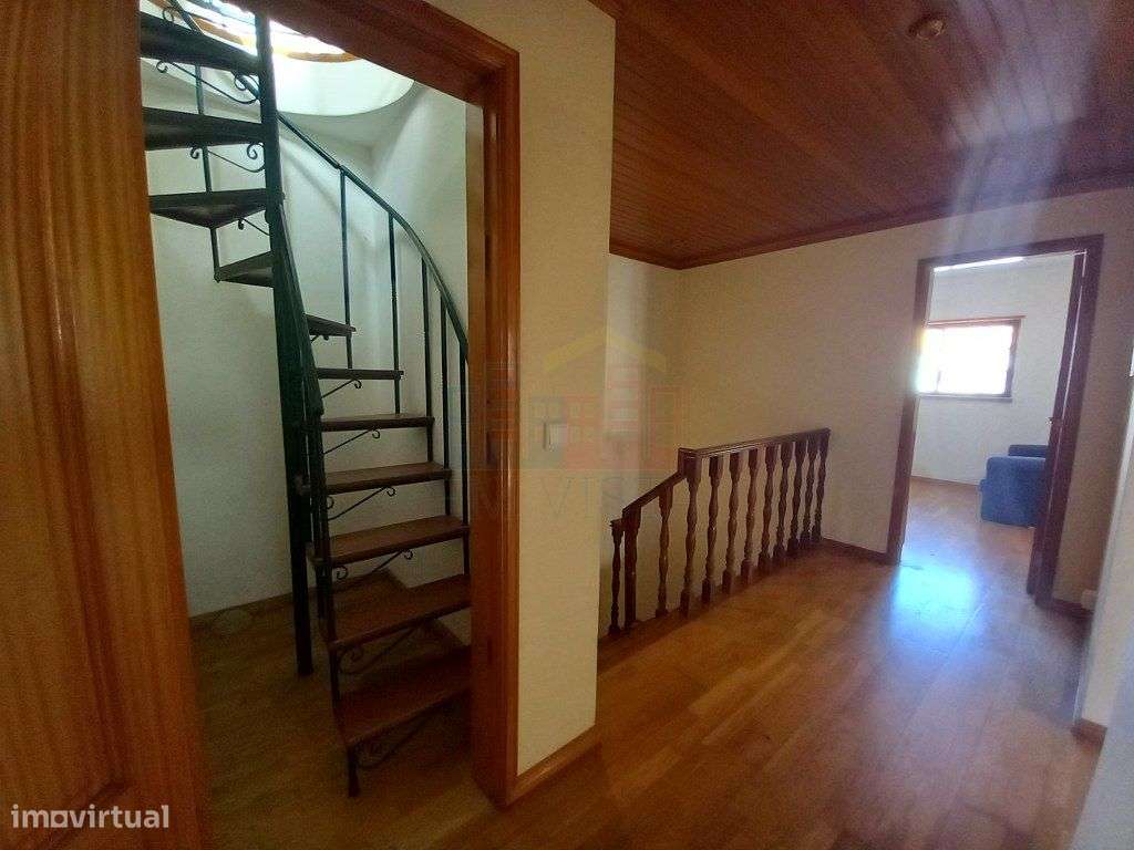 Vivenda T5 com Vista Mar em Ribamar-23