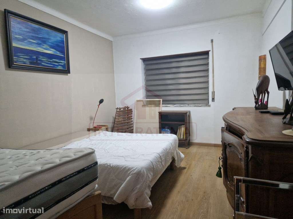 Apartamento T2 com garagem nas Caldas da Rainha-13