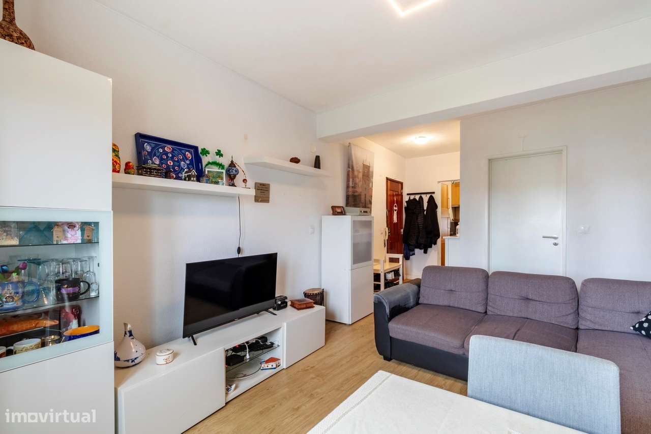 Apartamento T2 Remodelado em Marvila, Lisboa-5