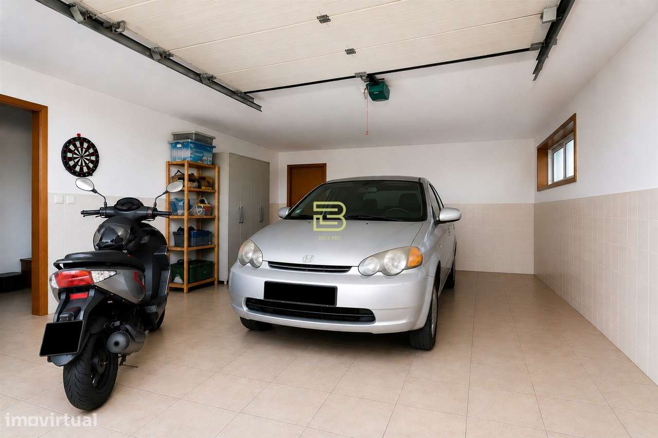 Espaçosa Moradia T3+1 com Jardim, Escritório e Garagem|2 min. Rotunda-13