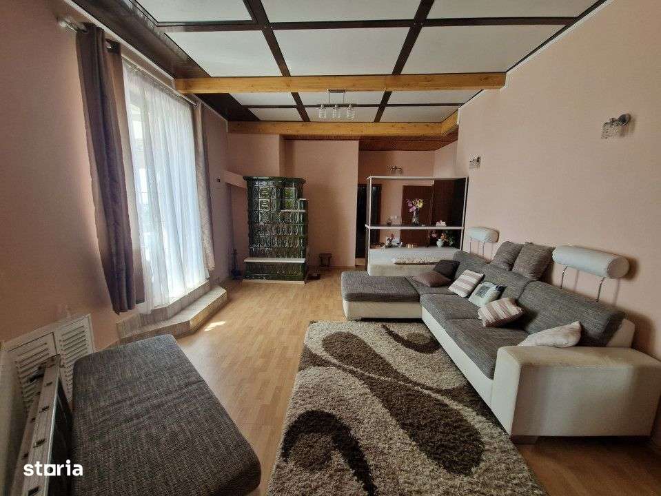 Vila cu Priveliste Panoramica si Versatilitate Unica – Str. Branului-15