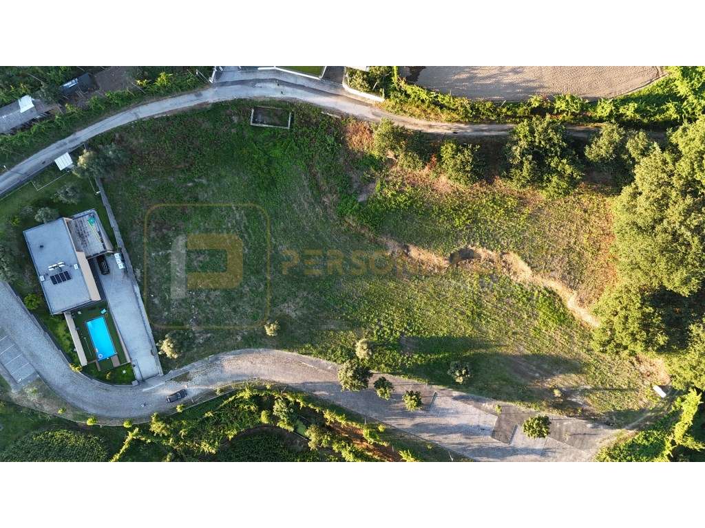 Lote 1435m2 p/ construção - Guimarães-4