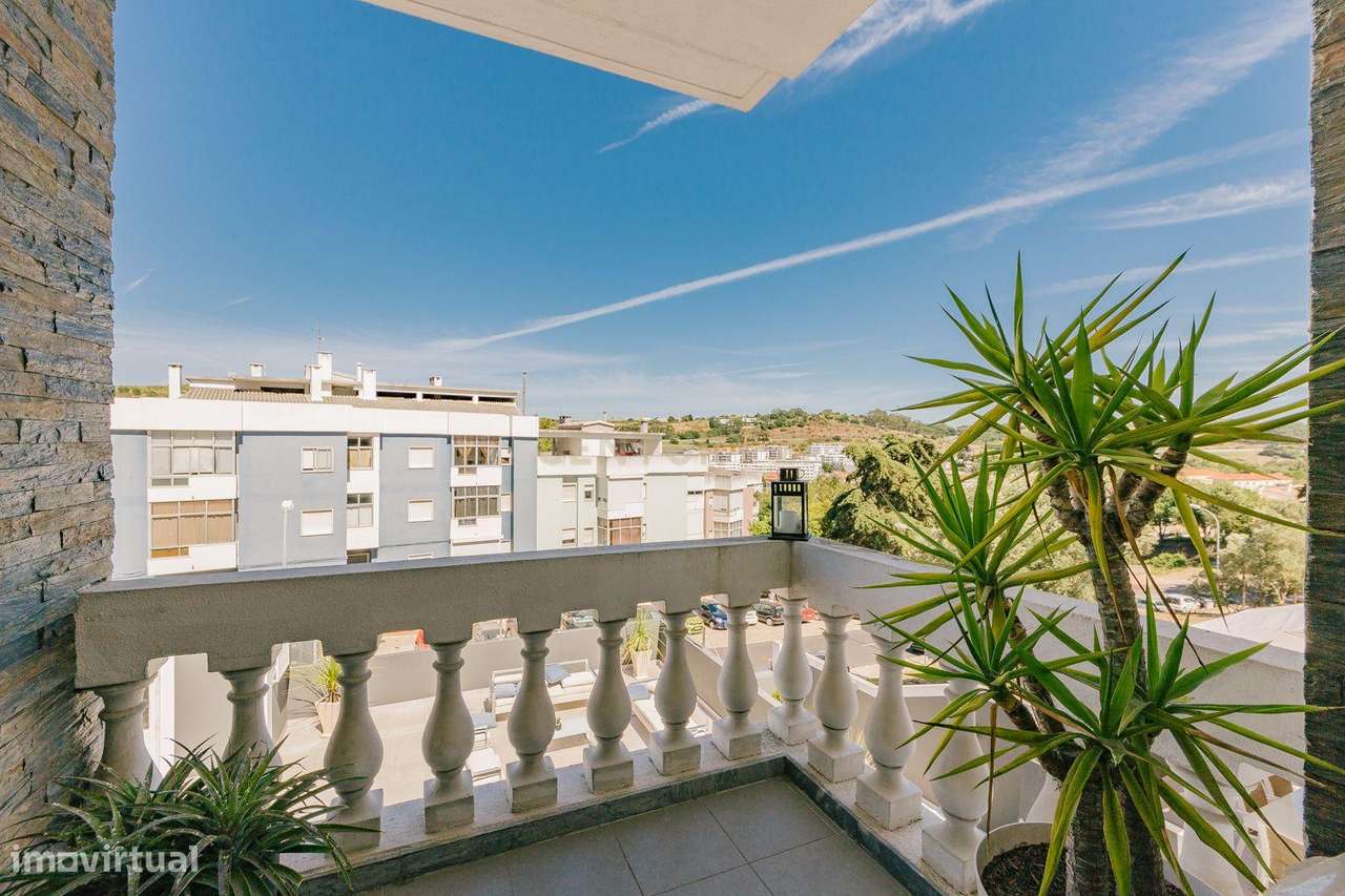 Moradia T 4 para venda em Barcarena - Grande imagem: 4/33