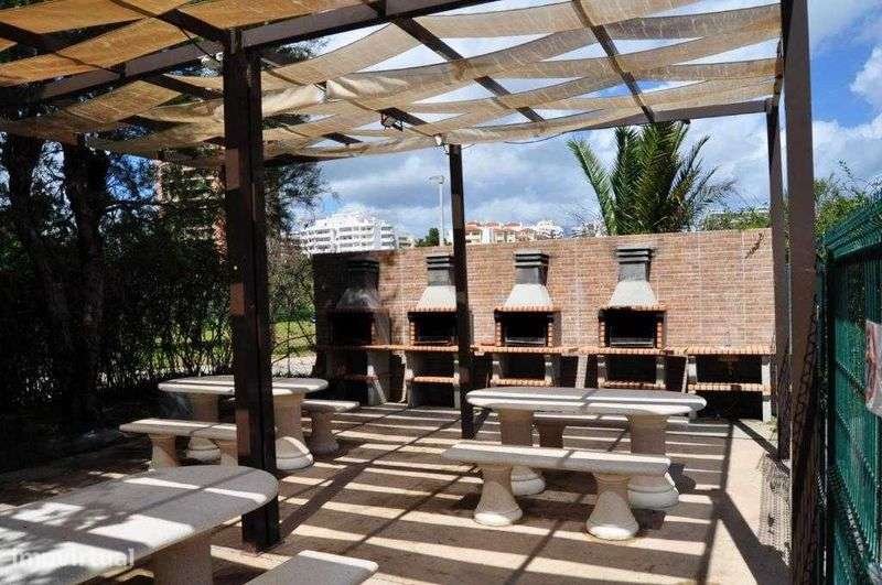 ARRENDA-SE T1- Totalmente equipado -Condomínio fechado Portimão - Grande imagem: 4/12