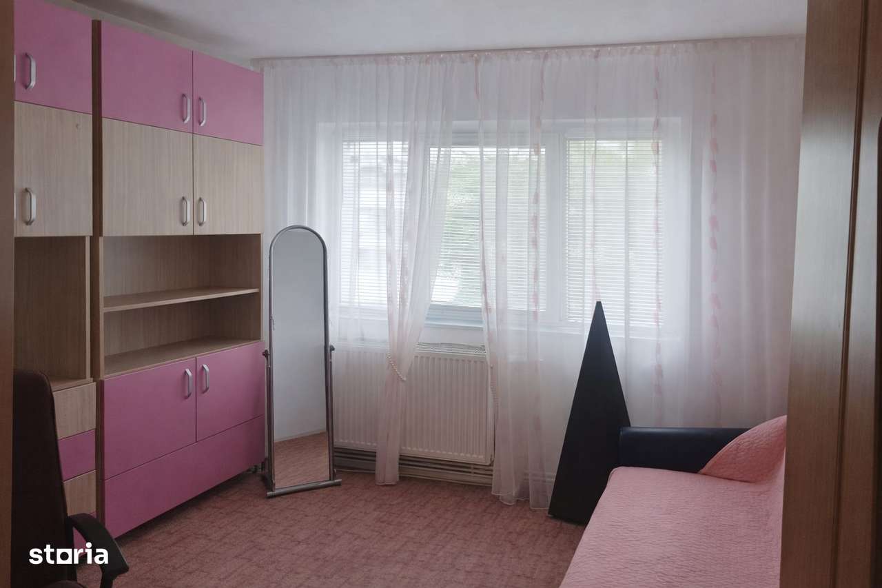 De vânzare apartament 2 camere decomandat Între Lacuri-1