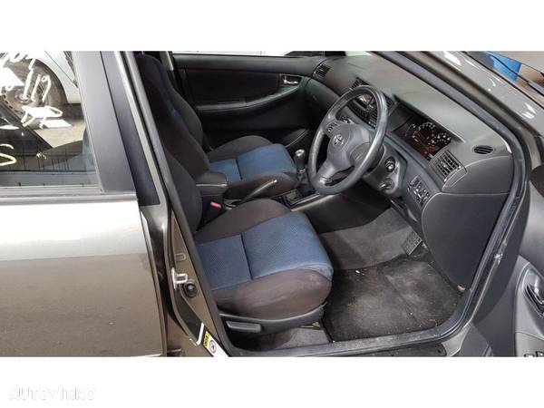 Interior complet Toyota Corolla 2005 hatchback 1.39 benzina ZZE120 - 1