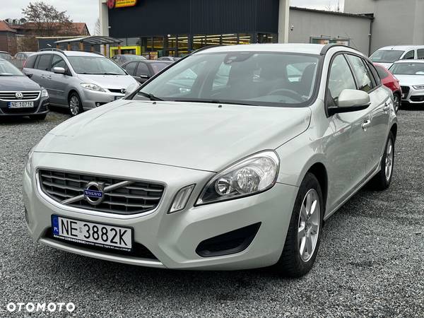 Volvo V60 D2 Kinetic - 13