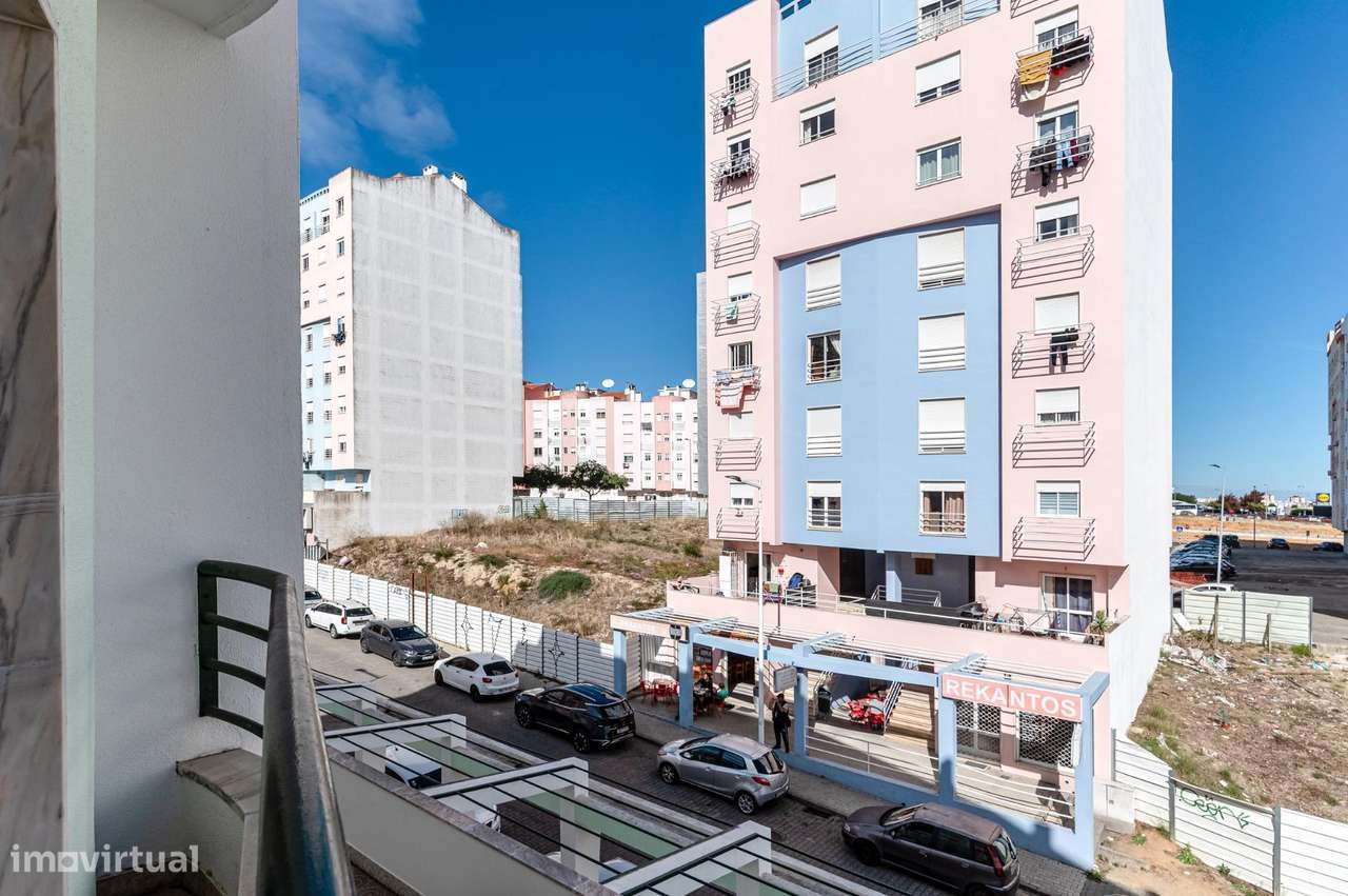 T3 com Excelentes Áreas, em Santa Marta do Pinhal-10