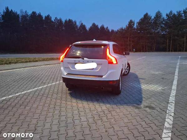 Volvo XC 60 D5 AWD Momentum - 6