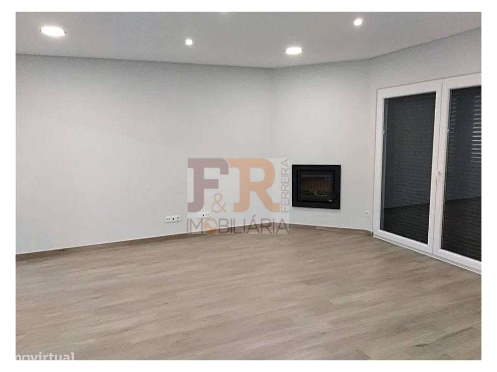 Moradia T4 com Parqueamento. Alto das Vinhas. Sesimbra - Grande imagem: 5/21