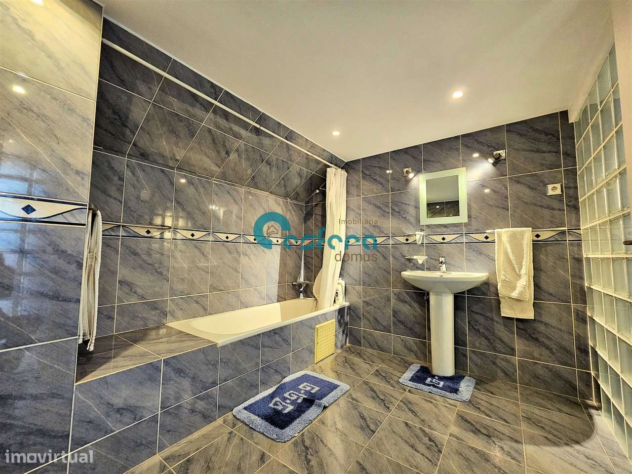 Moradia T5 com Piscina Coberta e Apartamento Independente em Aveleda,-36