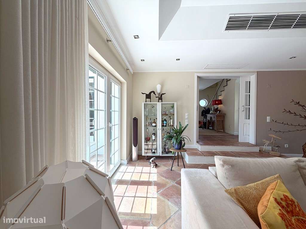 Moradia com Piscina, lote de 865 m2, a vendas nas Casas de Azeitão-11