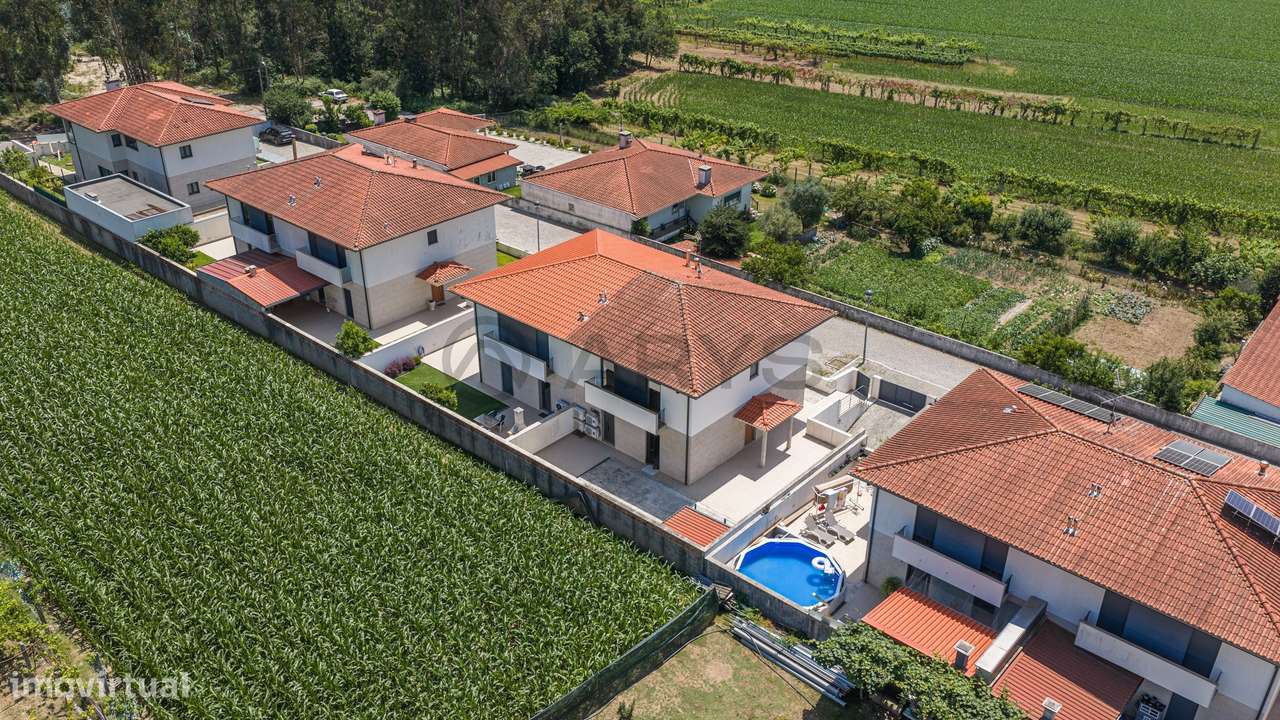 Moradia Geminada T3 em Alvito (S. Martinho), Barcelos-31