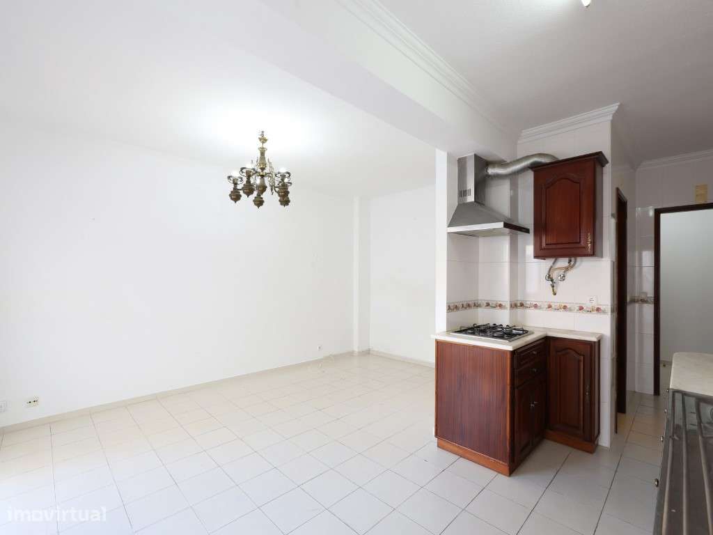 Apartamento T2 com terraço a dois passos da praia, no centro da Nazaré-2