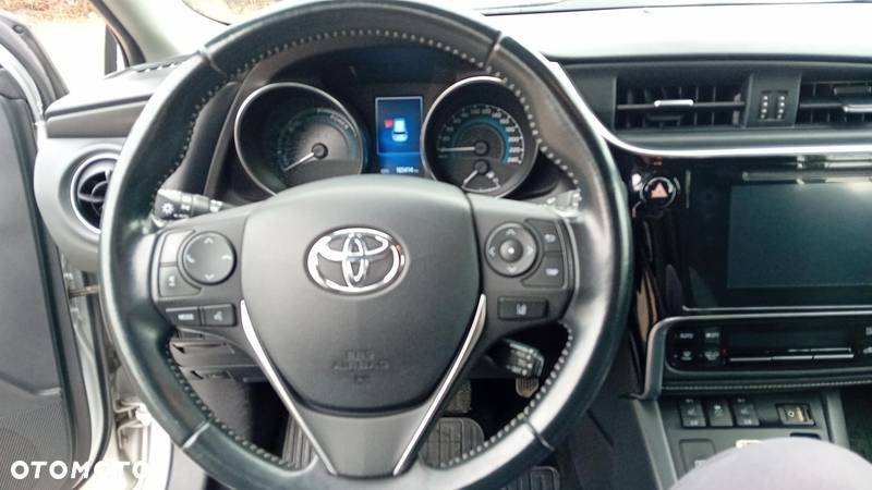 Toyota Auris - 16