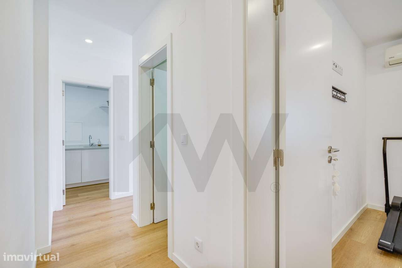 Fabulosa Moradia T4 com Piscina e Espaço Exterior-13