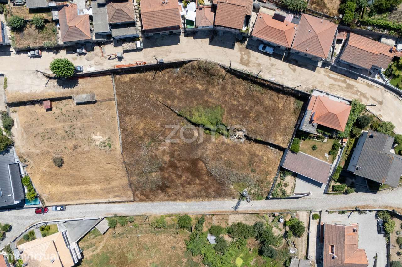 Terreno versátil em zona nobre de Castelo de Paiva - Grande imagem: 3/17