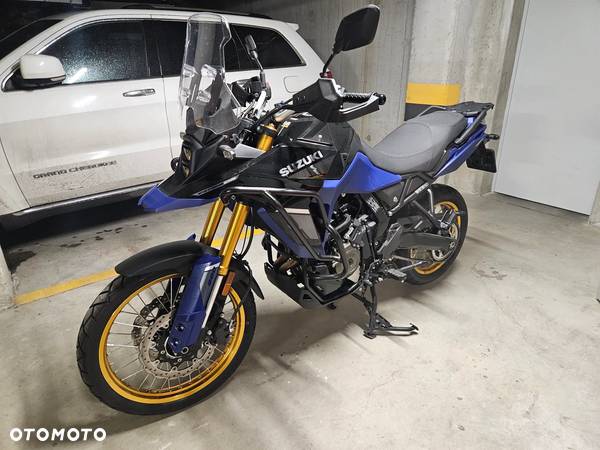 Suzuki V-STROM - 1