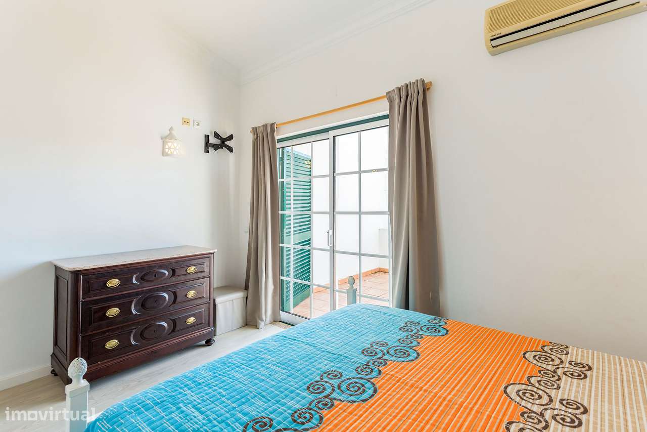 Fantástica moradia em banda a pé da praia-18