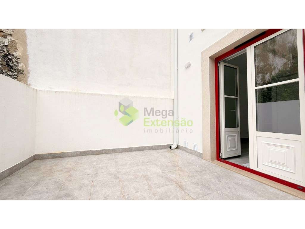 Apartamento T2, Novo, a estrear | Moderno | Centro de Torres Vedras-19