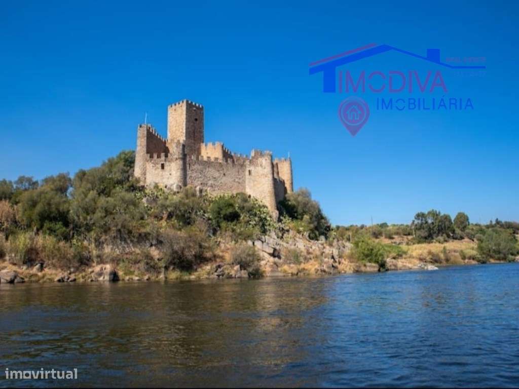 Moradia T2 com arrecadações, garagem e quintal em Constância-34