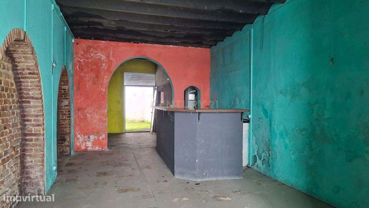 Vista Deslumbrante para o Rio - Prédio para Remodelar em Coruche-6