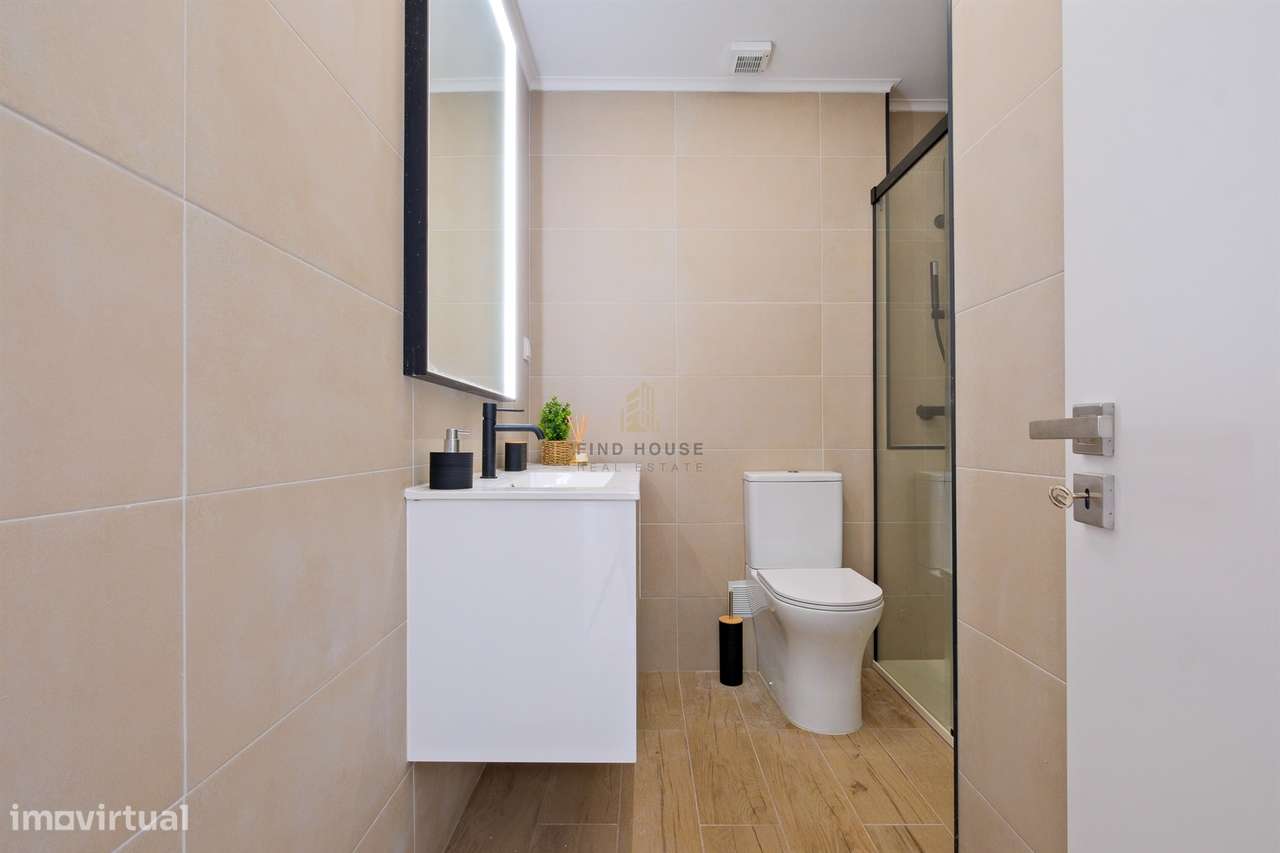 Apartamento T2 totalmente remodelado no centro de Almada-12