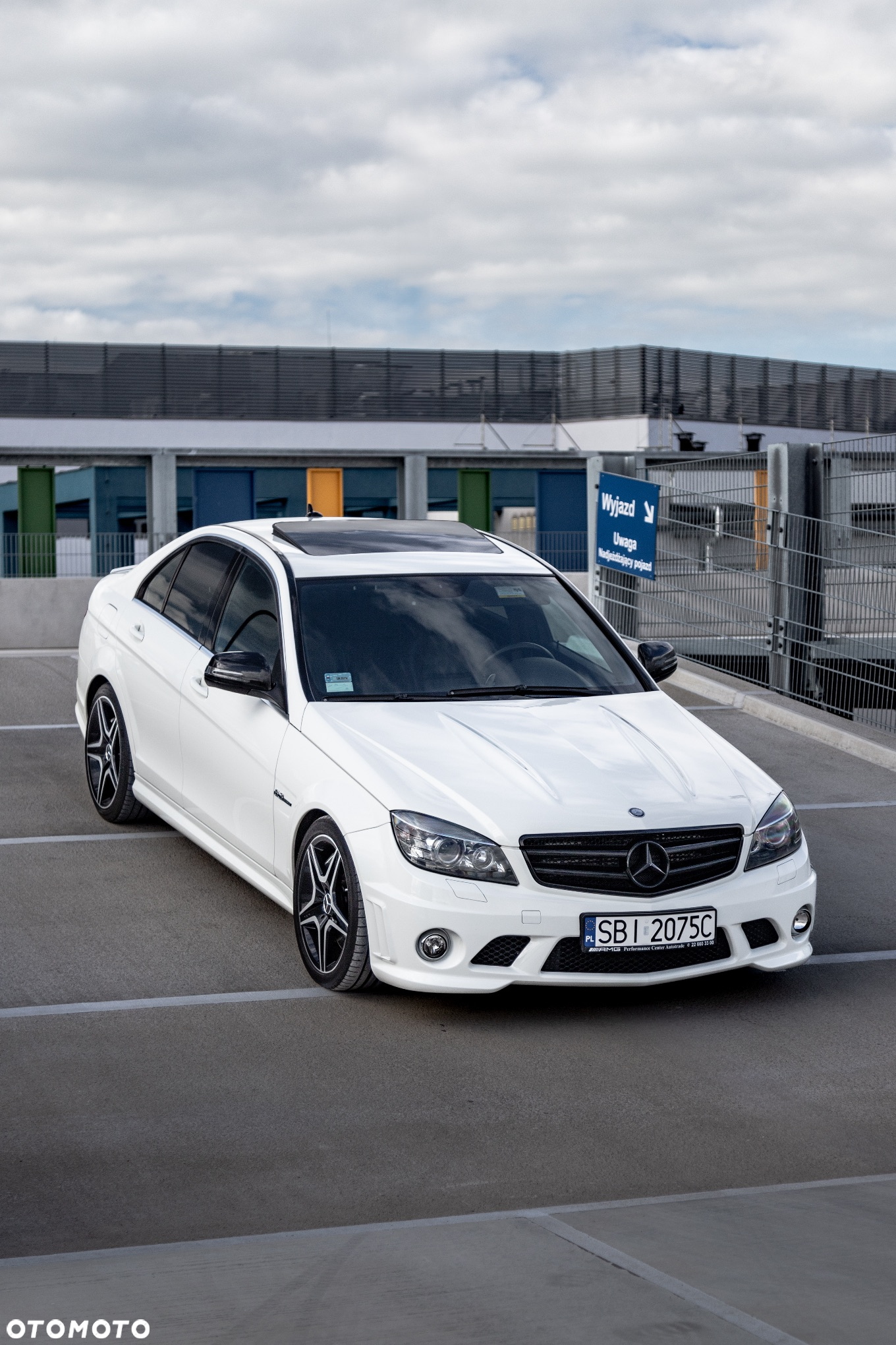 Mercedes-Benz Klasa C 63 AMG - 11