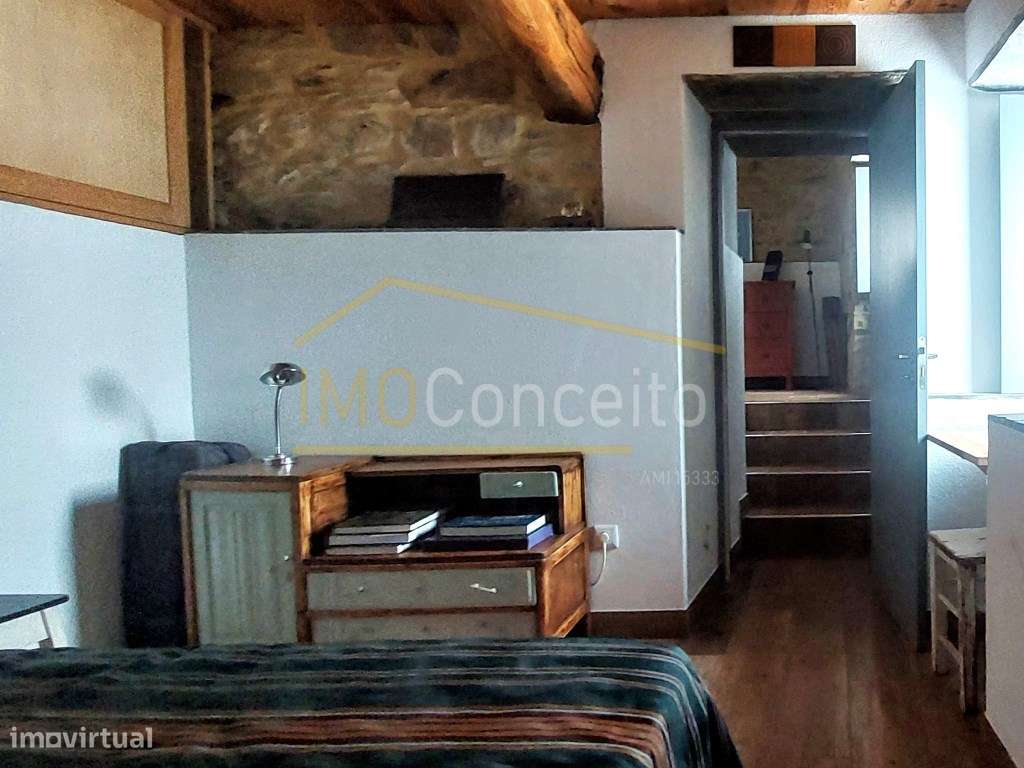 Alojamento local|| Moradia T3|| 2 pisos|| Castanheira de pera||-27