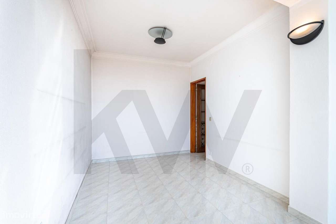 APARTAMENTO T2 p/ REMODELAÇÃO - MADORNA - São Domingos de Rana-6