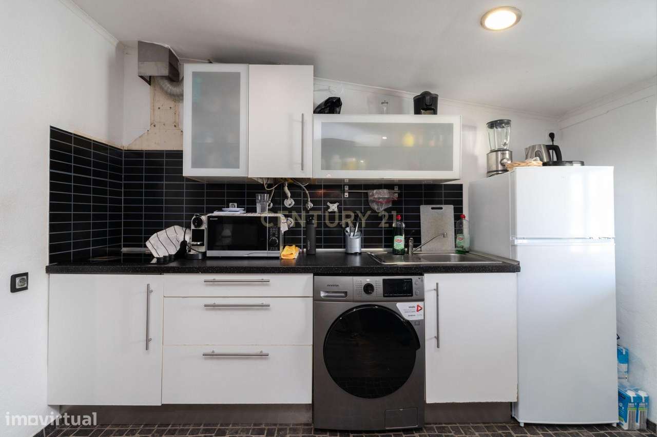 Oportunidade única de investimento em Odivelas – 50% de prédio em prop-8