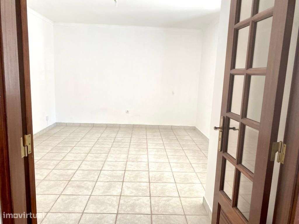 Apartamento bom estado - Grande imagem: 2/12