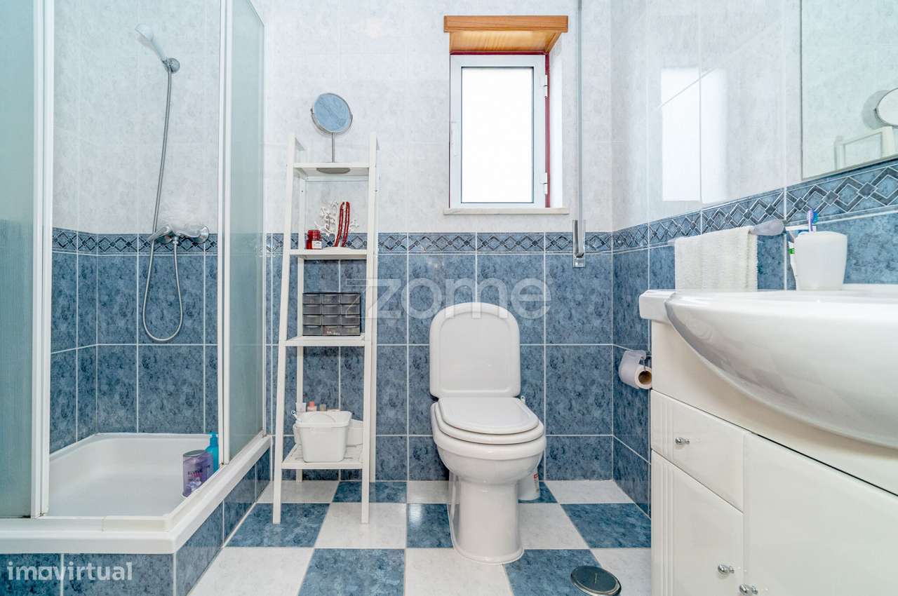 Apartamento T3+Garagem e Arrumo-30