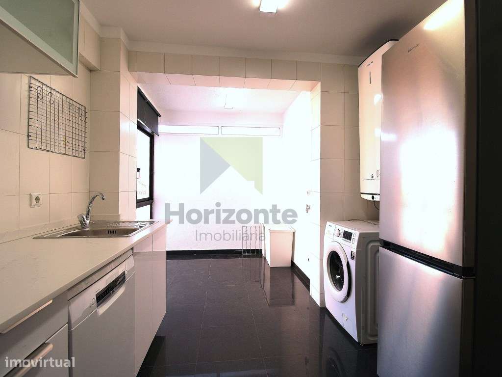 Apartamento T3 com Excelentes Áreas e Luminosidade - Campo Grande - Grande imagem: 3/30