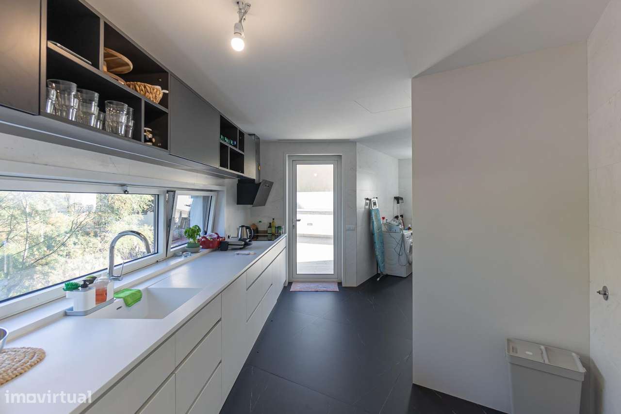 Moradia T3, em Leça da Palmeira na 1ª Linha de Mar-29