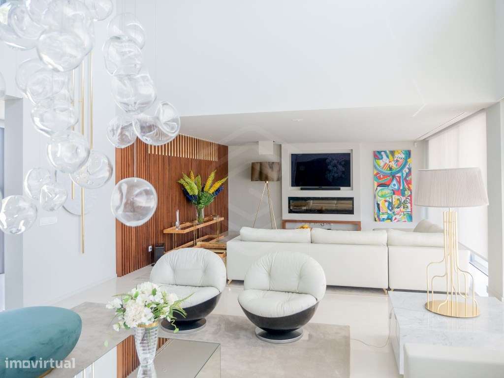 Moradia de estilo contemporâneo e com linhas modernas, Pinhal Velho... - Grande imagem: 3/46