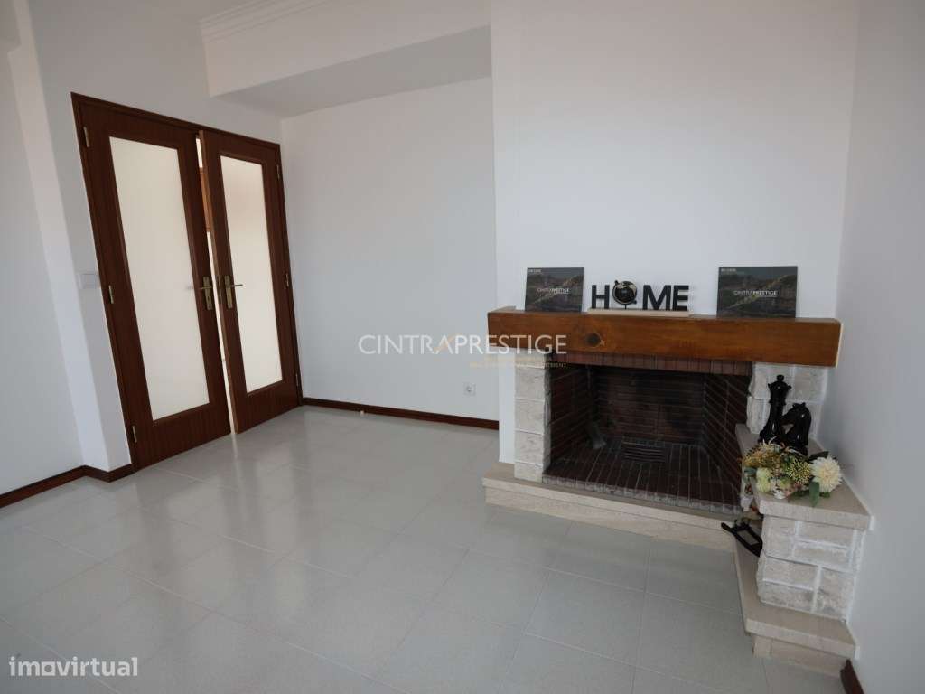 T2 Totalmente Remodelado com Terraço de 20 m² - Algueirão-Mem Martins-16