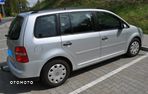 Volkswagen Touran 1.9 TDI Conceptline - 2