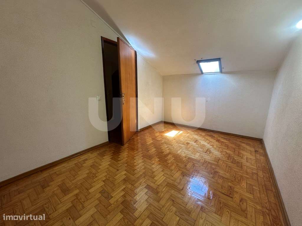 Apartamento T4 com Terraço e Logradouro - Zona Histórica-14