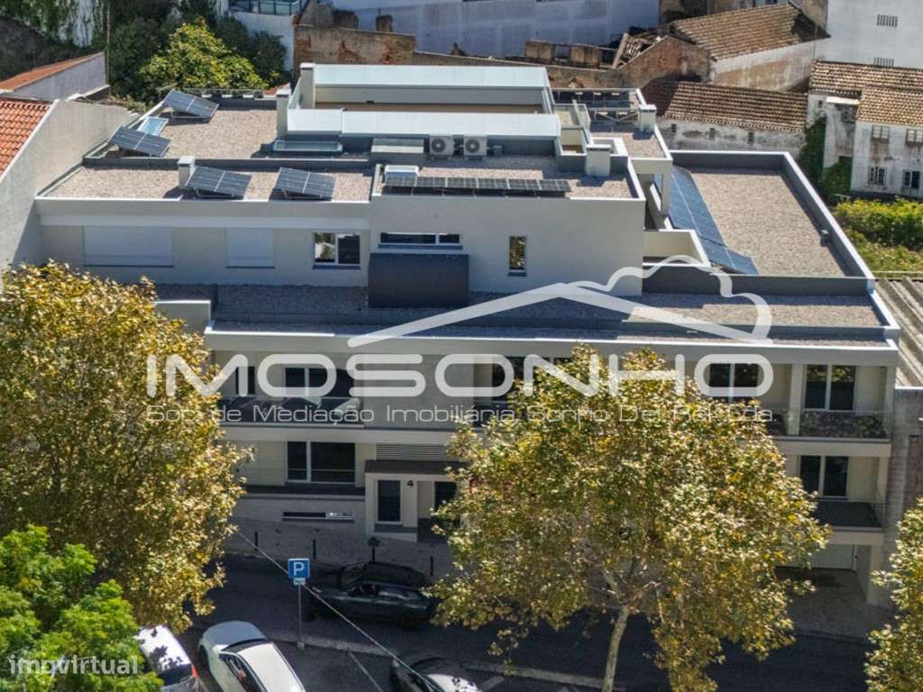 Apartamento T2, com terraço, na linda praia da Nazaré - Grande imagem: 2/20