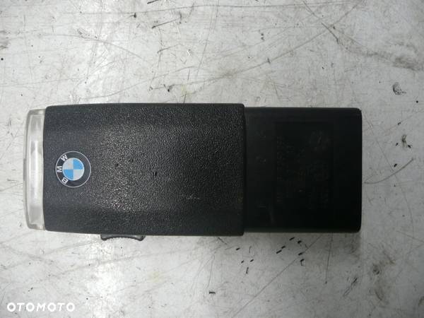 BMW E60 SEDAN 2.5B LAMPKA SCHOWKA - 1