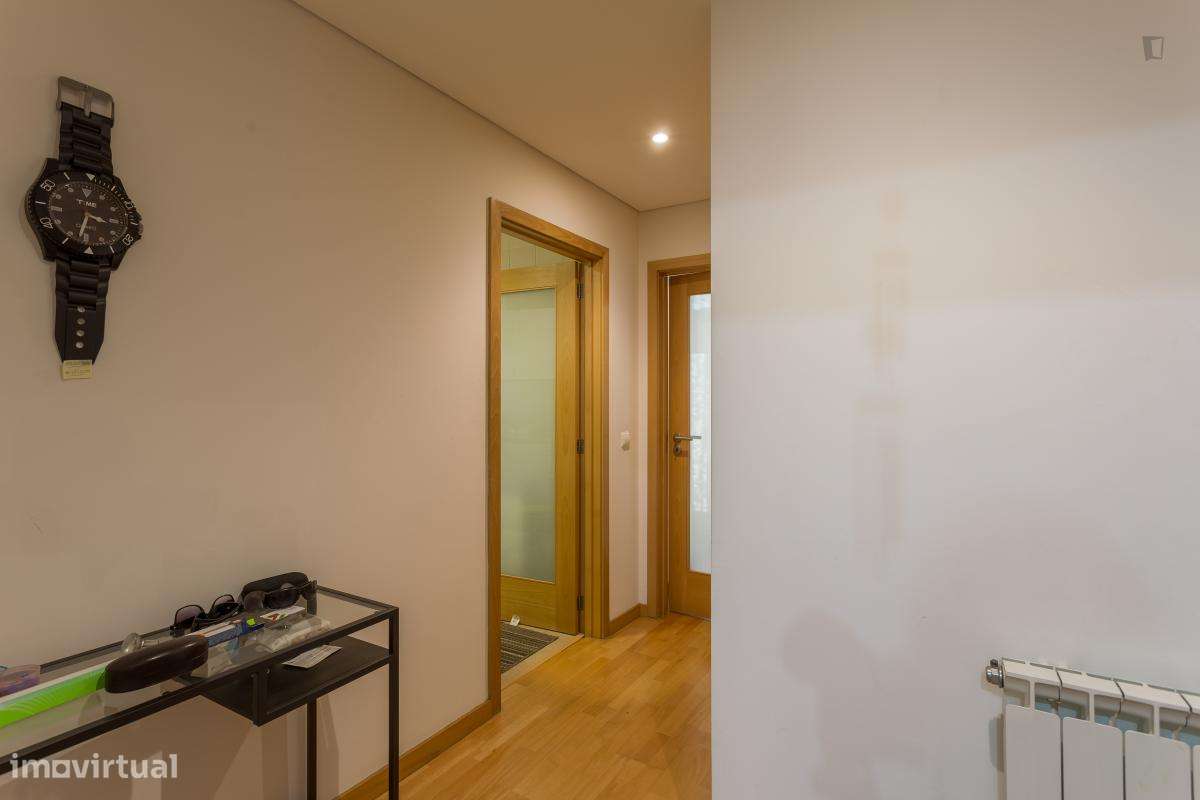 Quarto - localizado em São Mamede de Infesta Porto - Grande imagem: 3/7