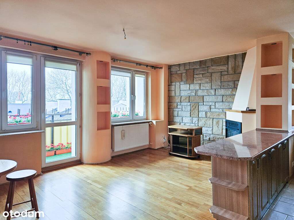 3 lub 4 przestronne pokoje w centrum, 2 windy!-5