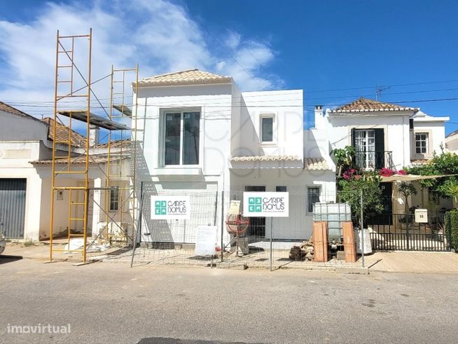 Moradia T3 em Construção em Tavira - Conforto e Modernidade.-0