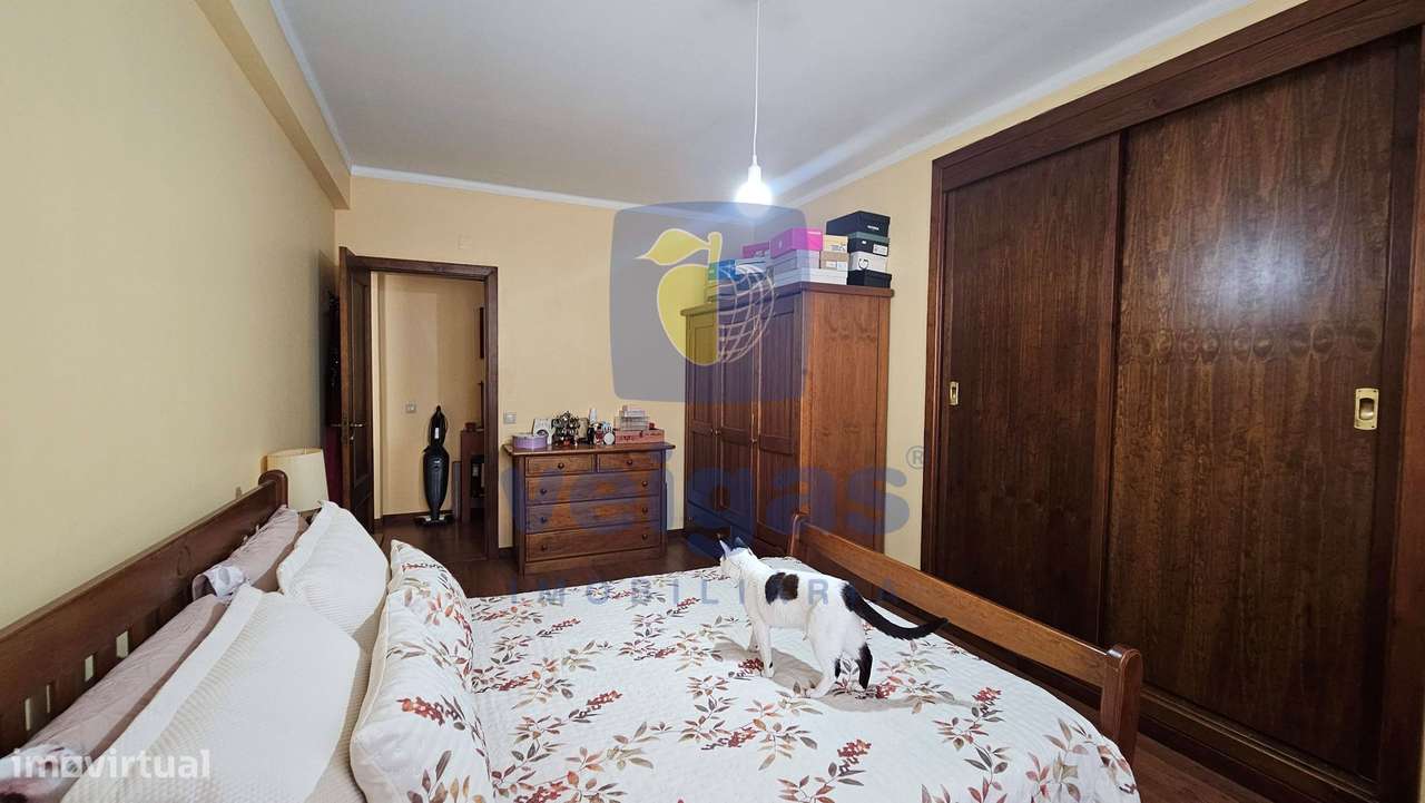 Apartamento T4 com 3 WC e Estacionamento-27