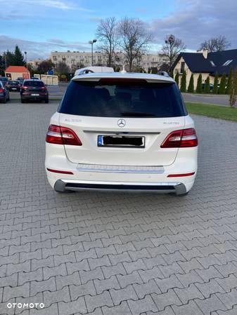 Mercedes-Benz ML 350 BlueTec 4-Matic - 4