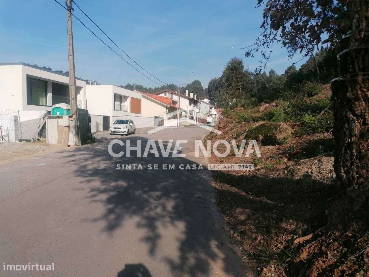 Terreno Para Construção de 2 Moradias Geminadas em Perosinho - Grande imagem: 4/11